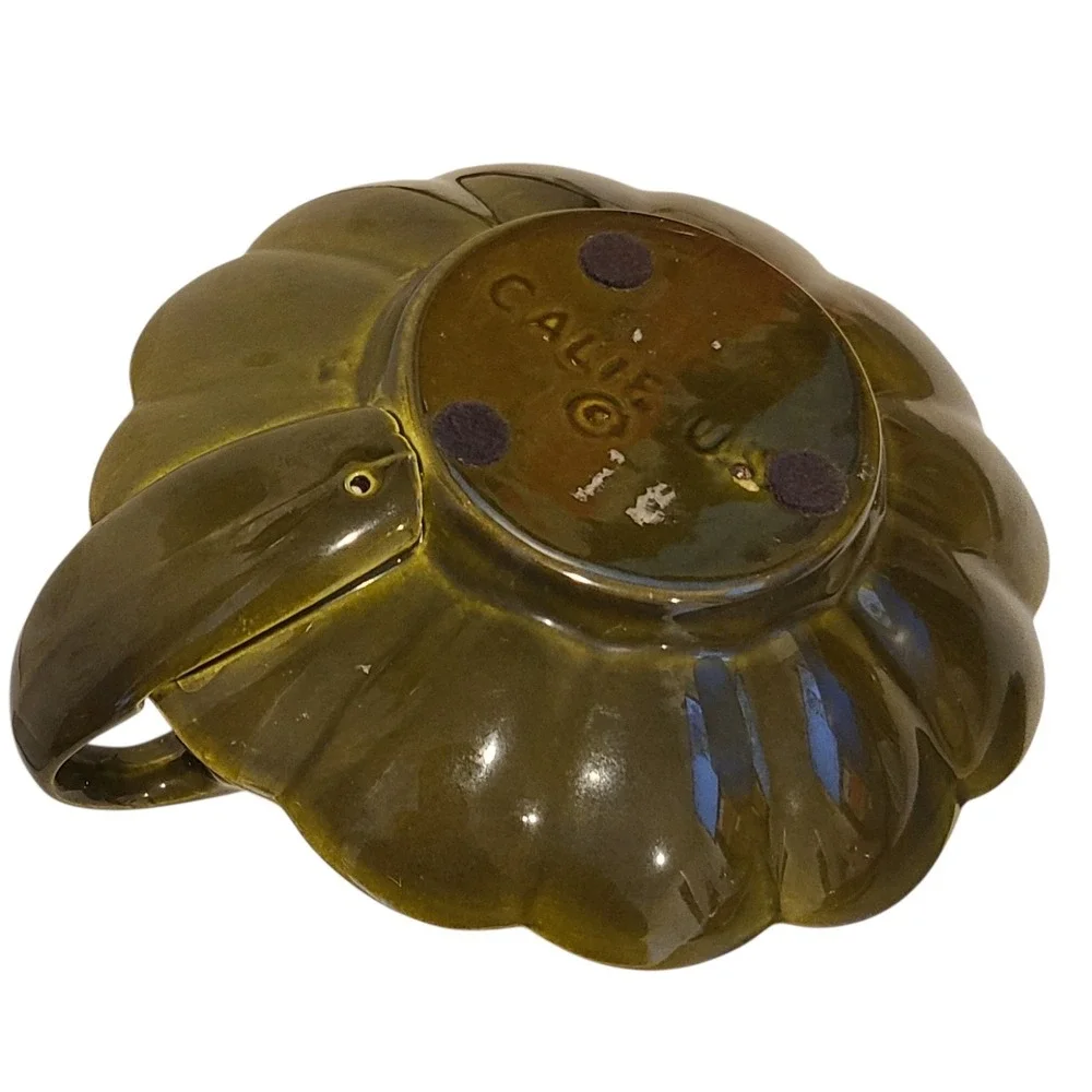 Vintage California Art Pottery Avocado Green Scalloped Dish Handle Mid Century‎